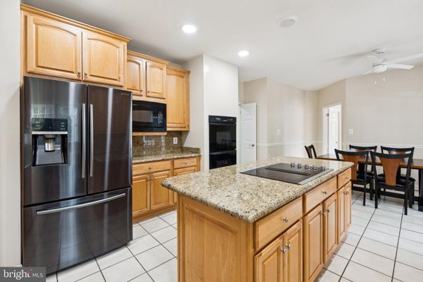 Dining room, Interior, Kitchen, Recessed Lighting