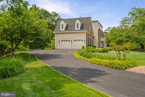 Attached, Exterior, Facade, Cape Cod