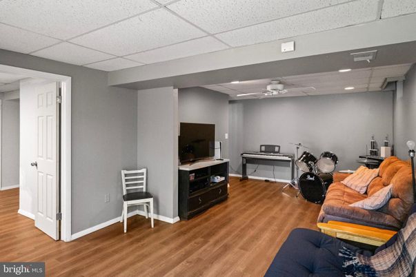 Fitness Equipment, Interior, Recessed Lighting, Wood Texture Flooring
