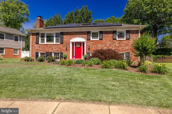 Exterior, Facade, Brick Facade, Solar Panels, Georgian