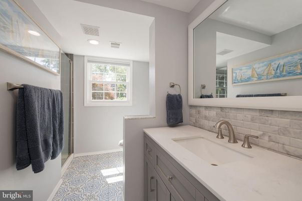 Bathroom, Interior, Recessed Lighting