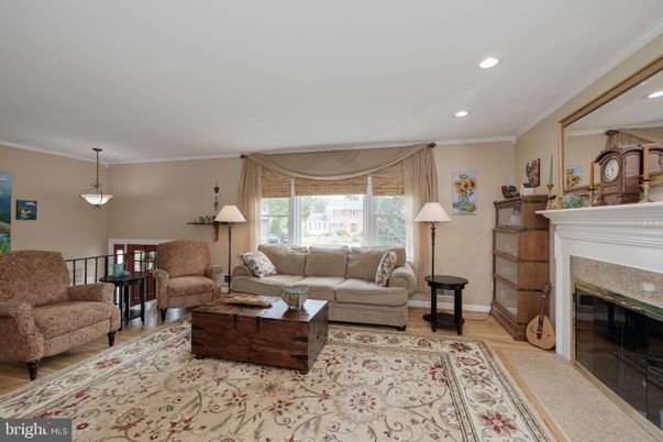Fireplace, Interior, Living room, Pendant Lights, Recessed Lighting, Wood Texture Flooring