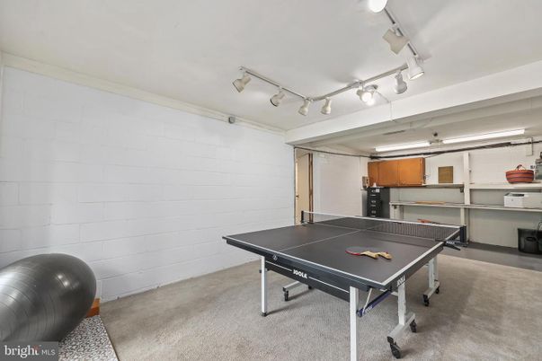 Game Room, Interior