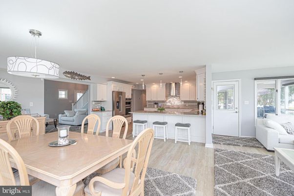 Dining room, Interior, Kitchen, Pendant Lights, Recessed Lighting, Wood Texture Flooring