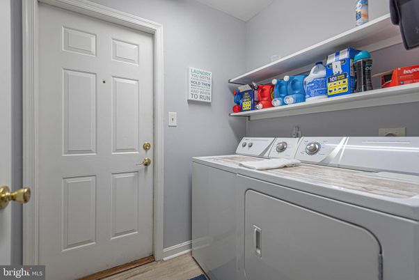 Interior, Washer, Wood Texture Flooring