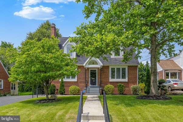 Exterior, Facade, Brick Facade, Cape Cod