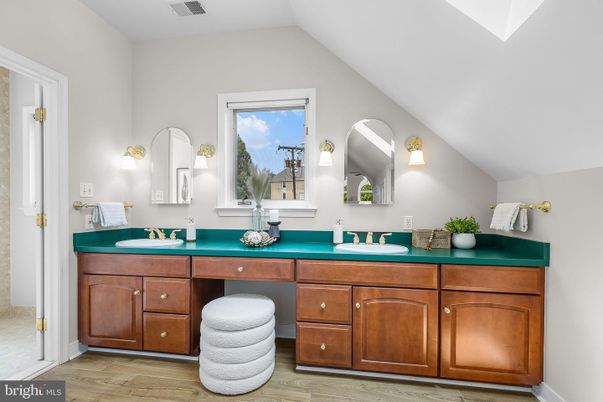 Bathroom, Dual Sink Vanities, Interior, Wood Texture Flooring