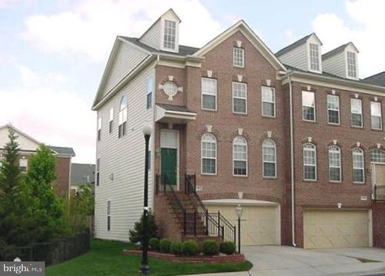 Attached, Exterior, Facade, Brick Facade, Rowhouse