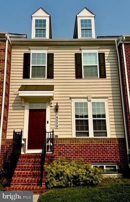 Exterior, Facade, Brick Facade, Rowhouse