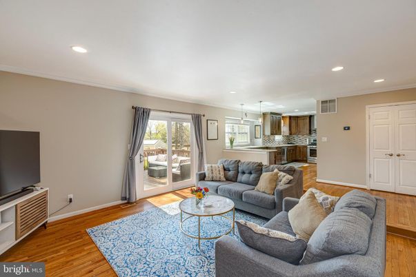 Interior, Kitchen, Living room, Pendant Lights, Recessed Lighting, Wood Texture Flooring