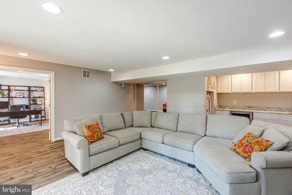 Interior, Kitchen, Living room, Recessed Lighting, Wood Texture Flooring