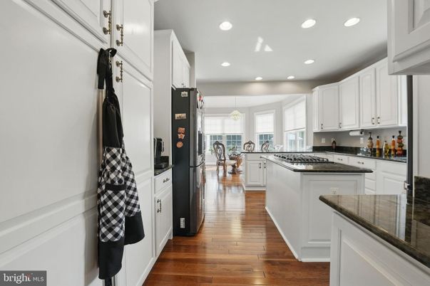 Dining room, Interior, Kitchen, Pendant Lights, Recessed Lighting, Wood Texture Flooring