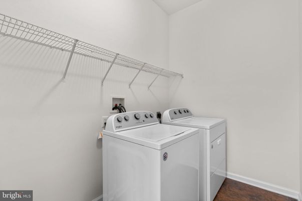 Interior, Washer, Wood Texture Flooring