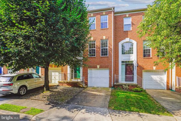 Attached, Exterior, Facade, Brick Facade, Rowhouse
