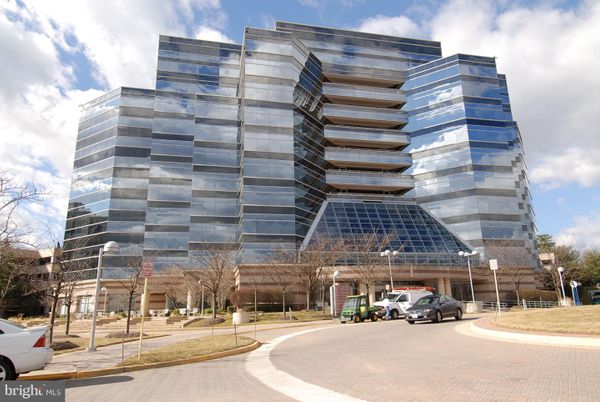 Exterior, Facade, Condo Building