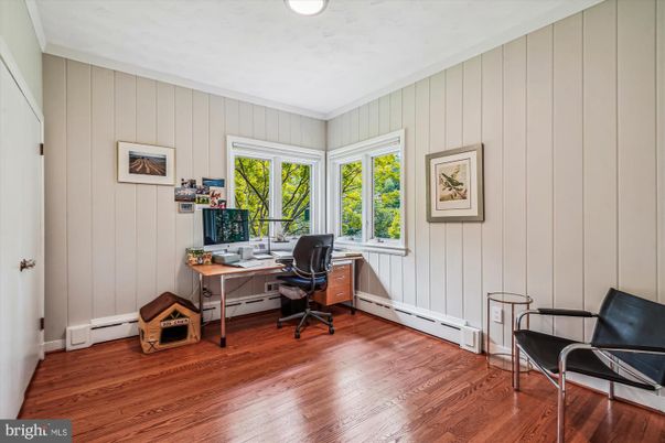 Home Office, Interior, Recessed Lighting, Wood Texture Flooring