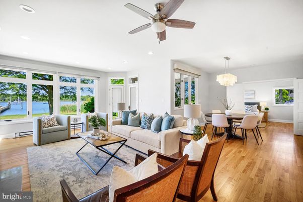 Chandelier, Dining room, Interior, Living room, Recessed Lighting, Water, Wood Texture Flooring