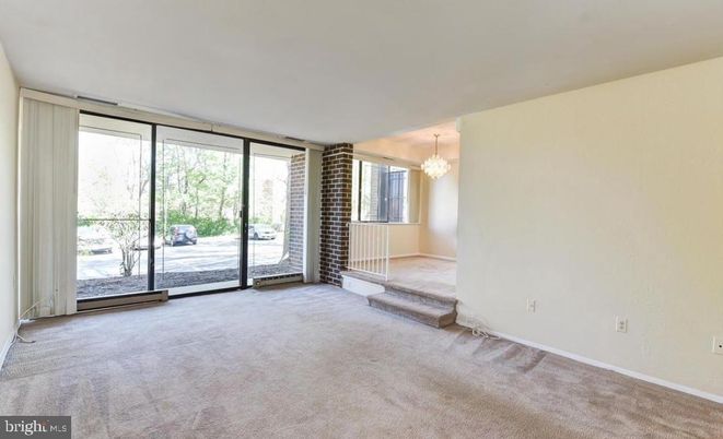 Chandelier, Empty room, Interior