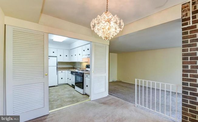 Chandelier, Empty room, Interior, Kitchen