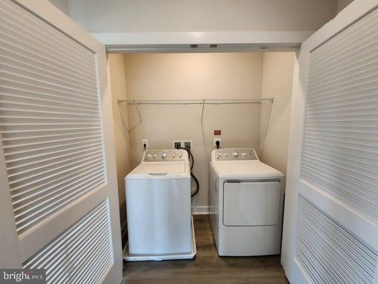 Interior, Utility Closets, Washer, Wood Texture Flooring