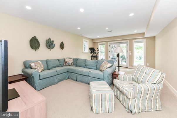 Fitness Equipment, Interior, Living room, Recessed Lighting