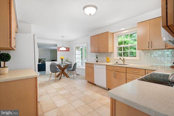 Dining room, Fireplace, Interior, Kitchen, Pendant Lights, Recessed Lighting