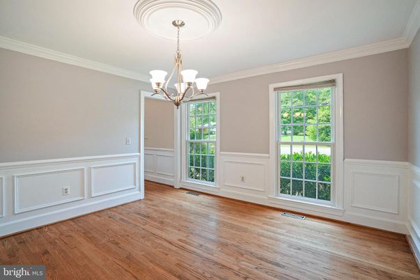 Chandelier, Empty room, Interior, Wood Texture Flooring