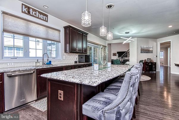 Interior, Kitchen, Pendant Lights, Recessed Lighting, Wood Texture Flooring