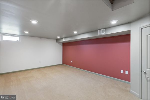 Empty room, Interior, Recessed Lighting