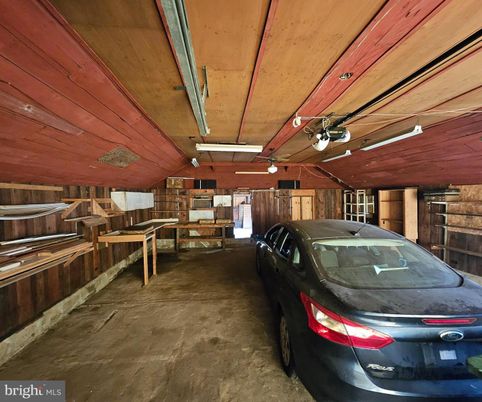 Garage, Interior