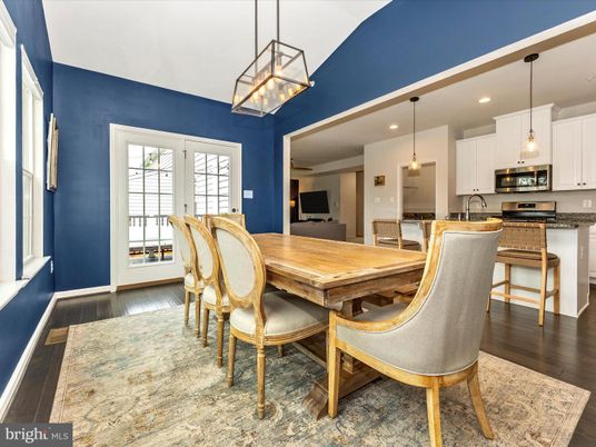 Dining room, Interior, Kitchen, Pendant Lights, Recessed Lighting, Wood Texture Flooring
