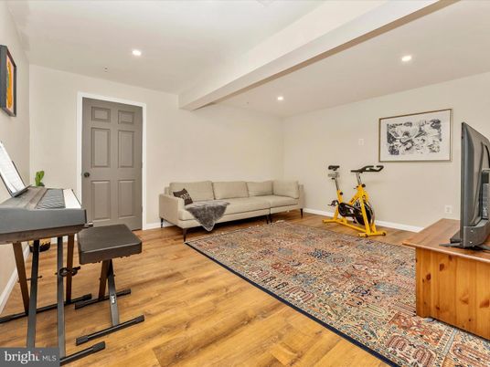 Fitness Equipment, Interior, Piano, Recessed Lighting, Wood Texture Flooring