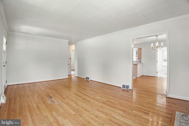 Chandelier, Empty room, Interior, Wood Texture Flooring