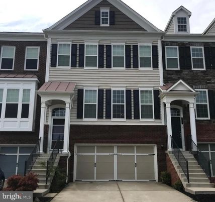 Attached, Exterior, Facade, Brick Facade, Rowhouse