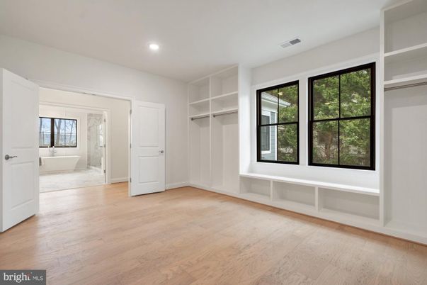 Empty room, Interior, Recessed Lighting, Walk-in Closets, Wood Texture Flooring