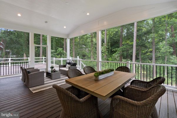 Interior, Living room, Recessed Lighting, Sun Room, Wood Texture Flooring