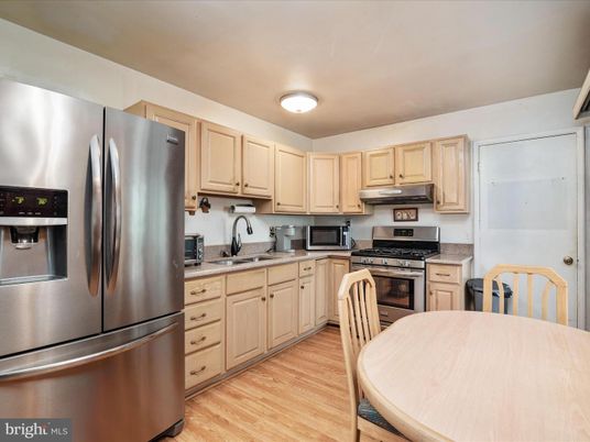 Dining room, Interior, Kitchen, Stainless Steel Appliances, Wood Texture Flooring