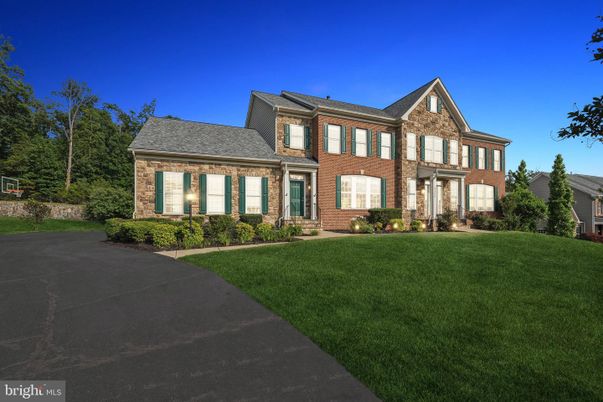Exterior, Facade, Brick Facade, Georgian