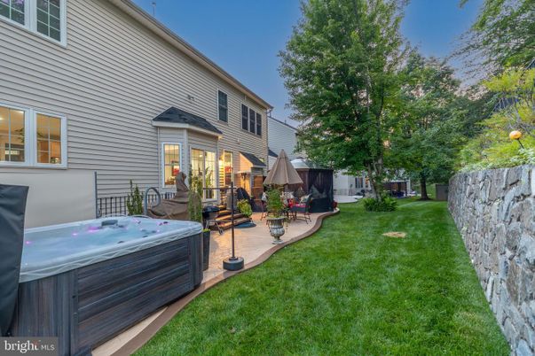 Backyard, Exterior, Hot Tub