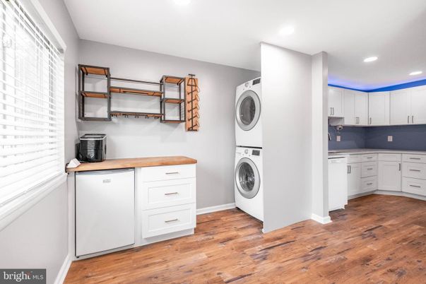 Interior, Recessed Lighting, Utility Closets, Washer, Wood Texture Flooring