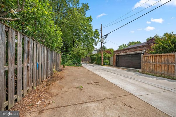 Detached Garage, Exterior