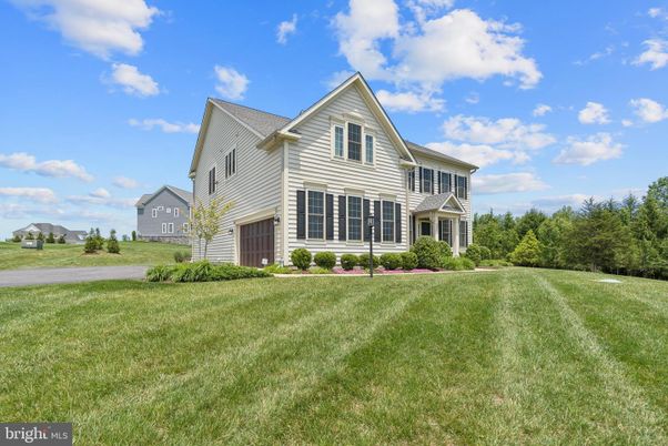 Backyard, Exterior, Facade, Farmhouse