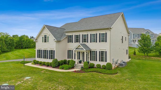 Backyard, Exterior, Facade, Farmhouse