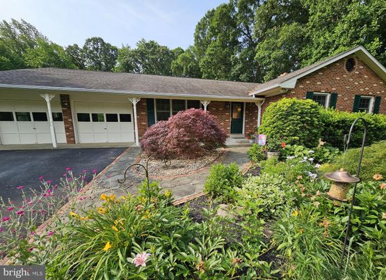 Attached, Exterior, Facade, Brick Facade, Ranch