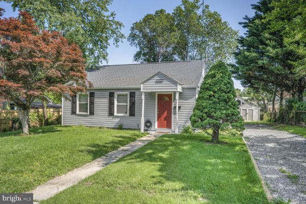 Backyard, Exterior, Facade, Cape Cod