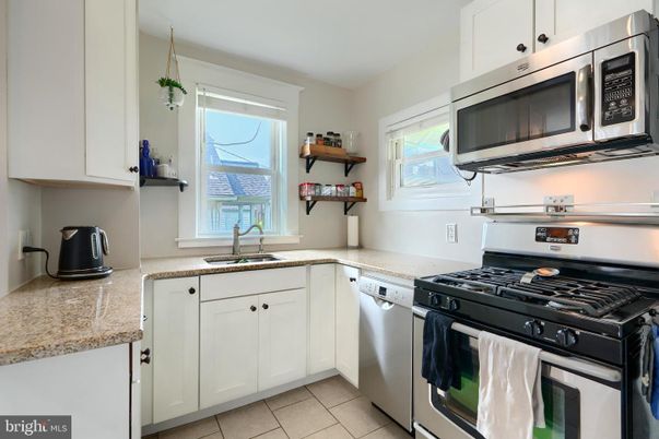 Interior, Kitchen, Pendant Lights, Stainless Steel Appliances