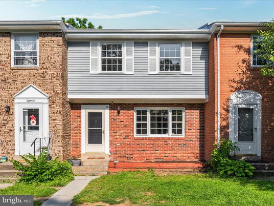Exterior, Facade, Brick Facade, Rowhouse
