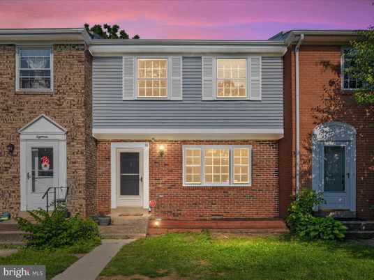 Exterior, Facade, Brick Facade, Rowhouse