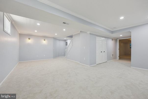 Empty room, Interior, Recessed Lighting
