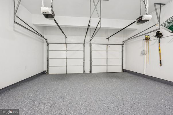 Garage, Interior